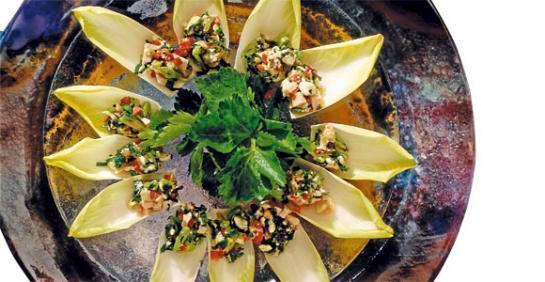 Endibias con pollo y roquefort (4 personas)