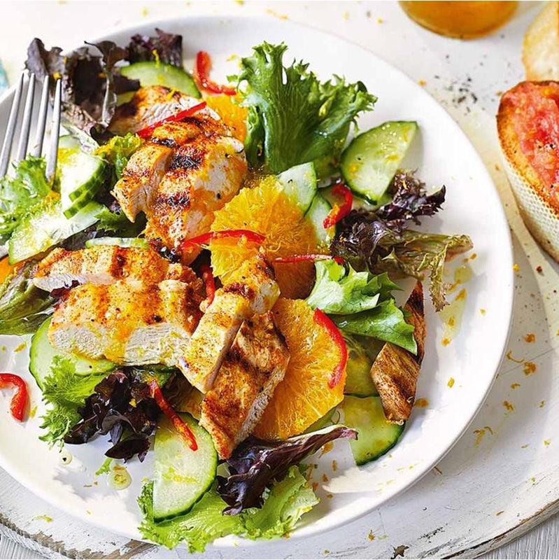 Ensalada catalana de pollo con naranjas