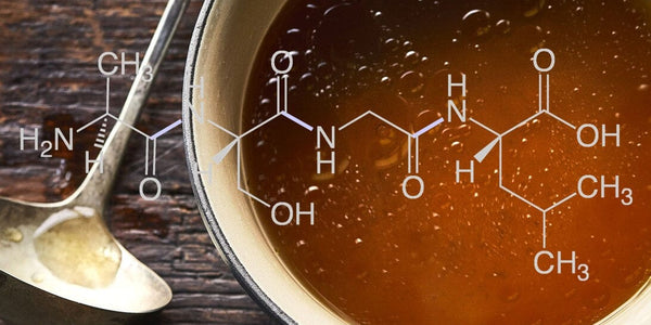 La presencia de proteína y colágeno en el caldo de hueso