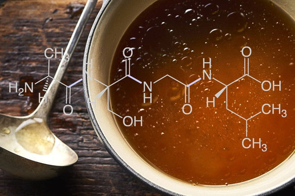 La presencia de proteína y colágeno en el caldo de hueso