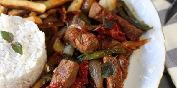 LOMO SALTADO A LA PERUANA