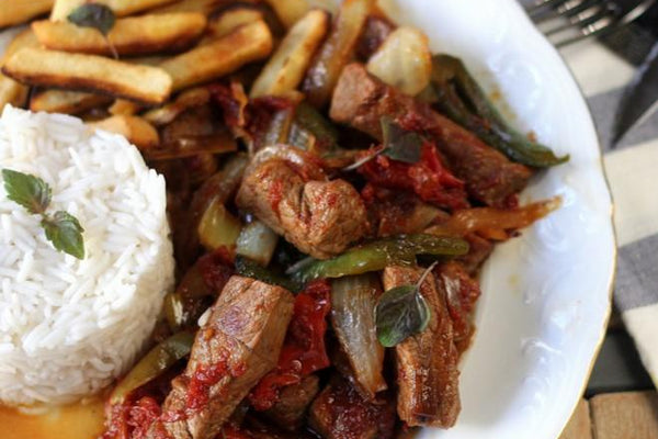 LOMO SALTADO A LA PERUANA