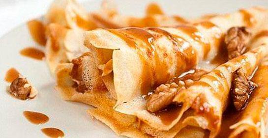 Panqueques con manjar y nueces (4 personas)