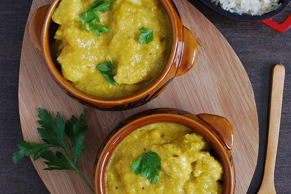 POLLO EN SALSA DE MANGO AL CURRY