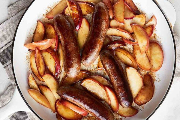 SALCHICHAS PROVENZALES CON MANZANAS Y PAPAS