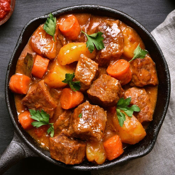 Carne cortada en cubos