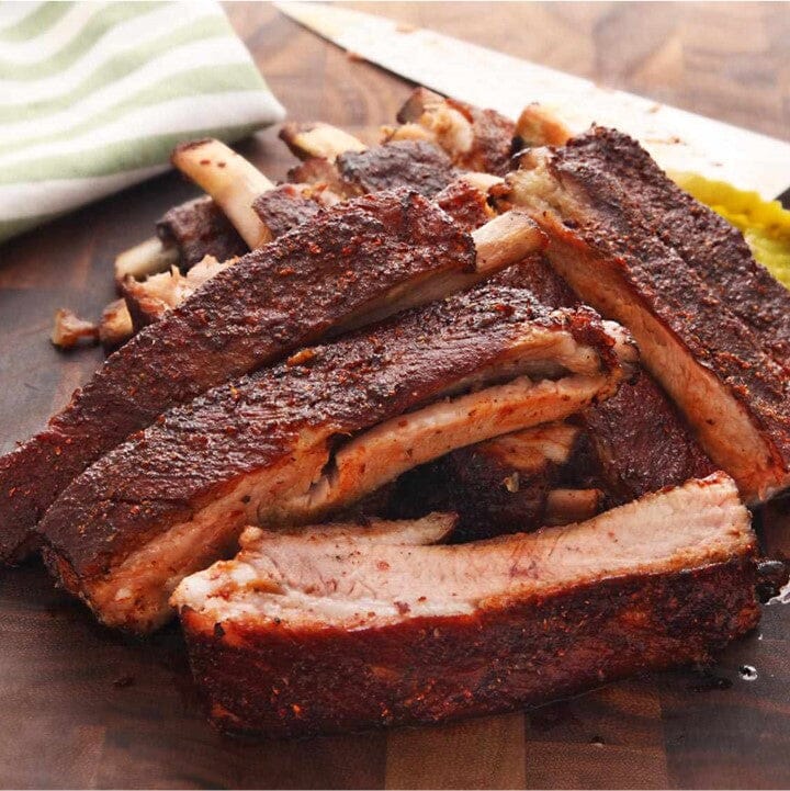 Costillar de cerdo ideal para para acompañar cualquier guarnición.