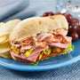 Puedes ver un exquisito sandwich preparado de nuestro jamón de pavo.