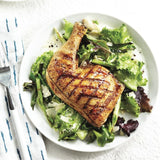 Nuestro trutro entero de pollo es ideal para hacer a la parrilla y acompañar con un buen plato de ensalada.