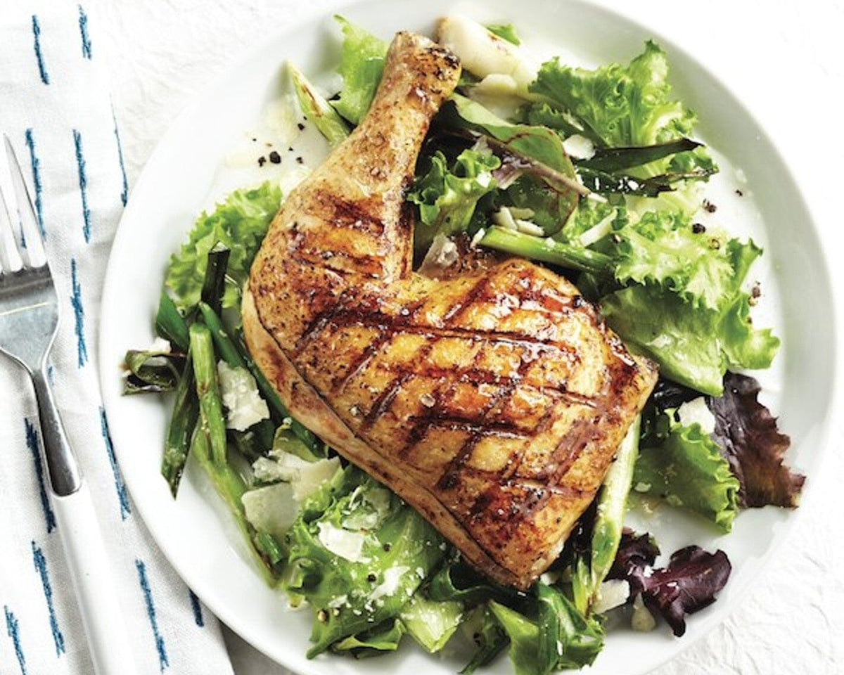 Nuestro trutro entero de pollo es ideal para hacer a la parrilla y acompañar con un buen plato de ensalada.